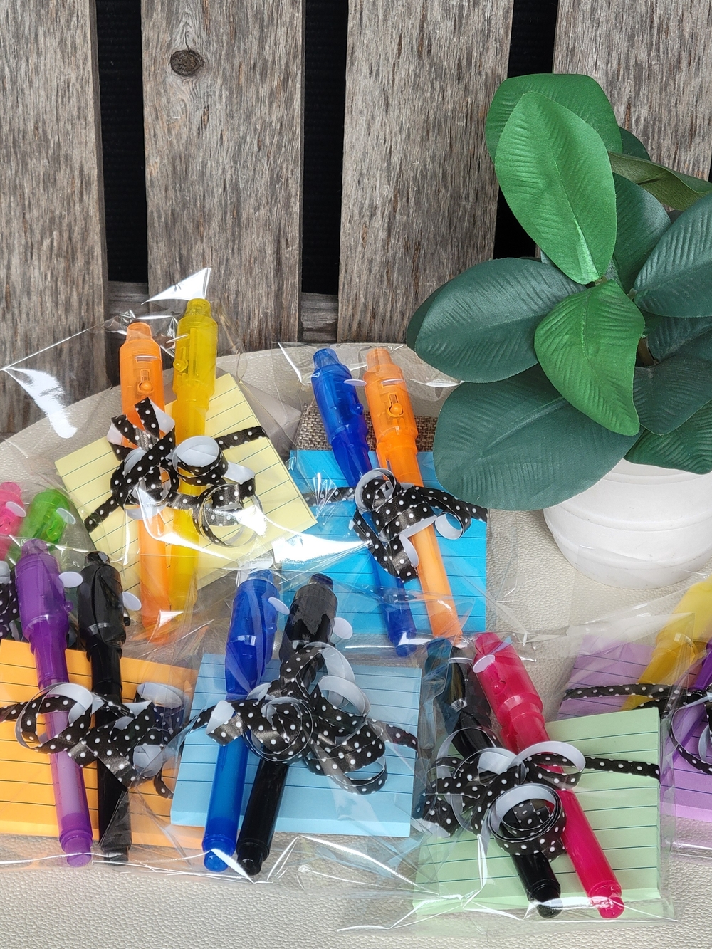 Colorful Party Favor Pen & Note Set – Assorted Colors - Picture 2 of 2